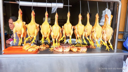 Vente de poulet dans un marché de Huaraz