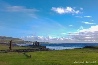 Les moais de Ahu Tahai
