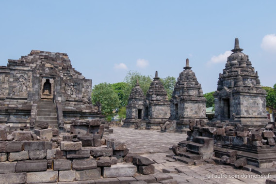 le temple Candi Lumbung à Prambanan