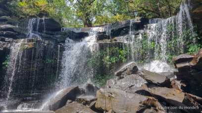 Deux jours de treks dans la jungle des Cardamones