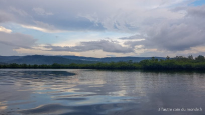 Deux jours de treks dans la jungle des Cardamones