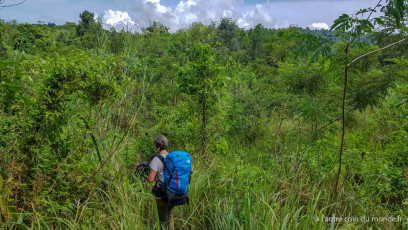 Deux jours de treks dans la jungle des Cardamones